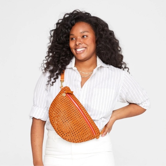 Clare V. Grande Fanny Tan Rattan Leather with Red Zipper - Picture 4 of 12